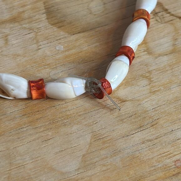 Long 30” alternating white shell and orange beaded layering necklace - Picture 4 of 4